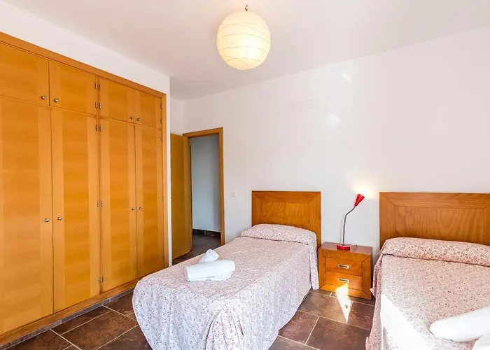 Eduard ヴィラ ビニベカ