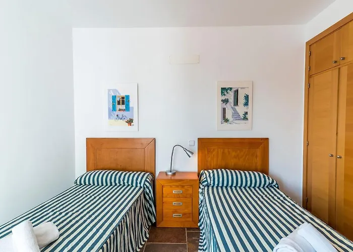 Eduard ヴィラ ビニベカ